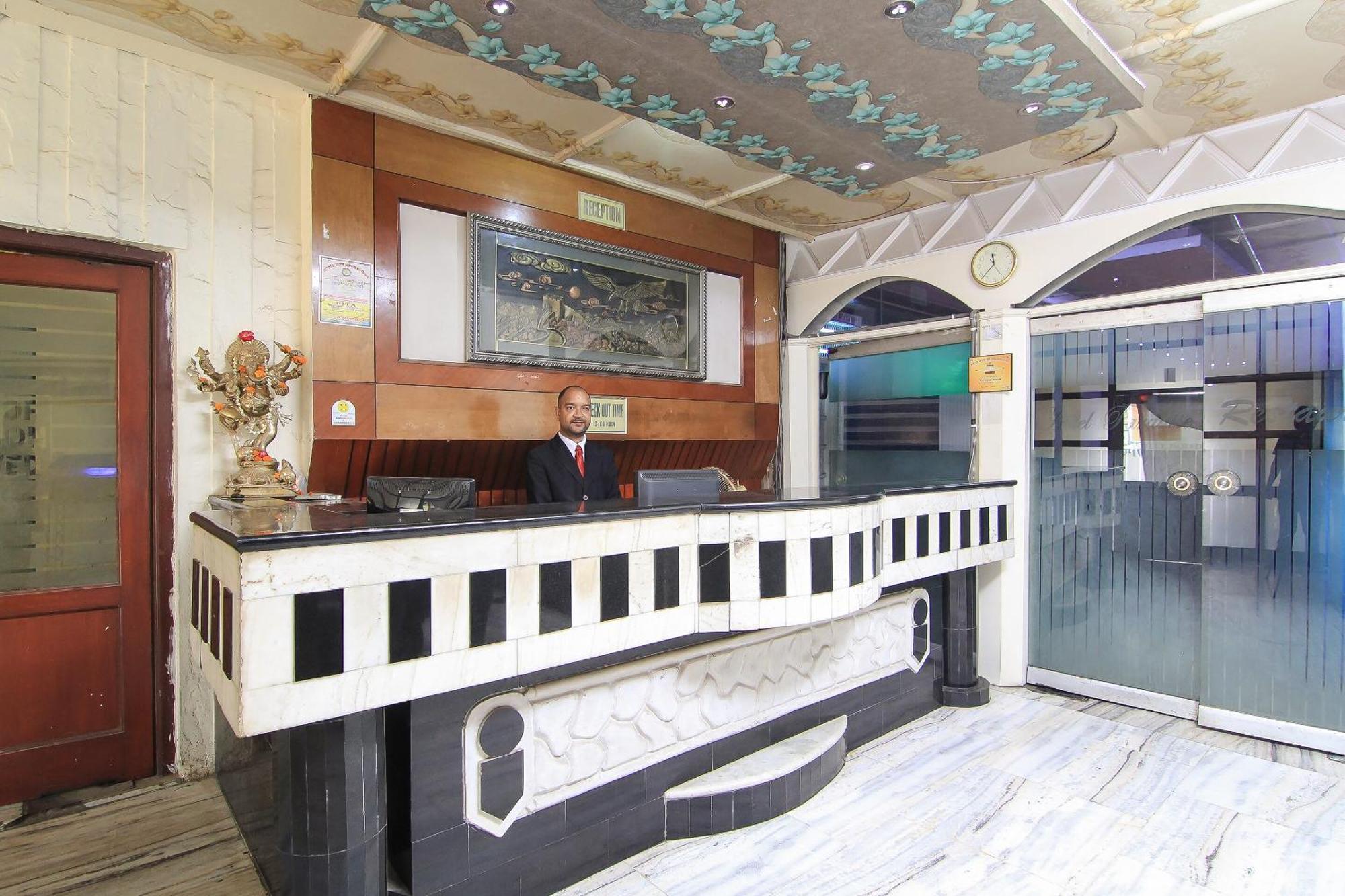 Oyo 2569 Hotel Paradise Kanpur Esterno foto